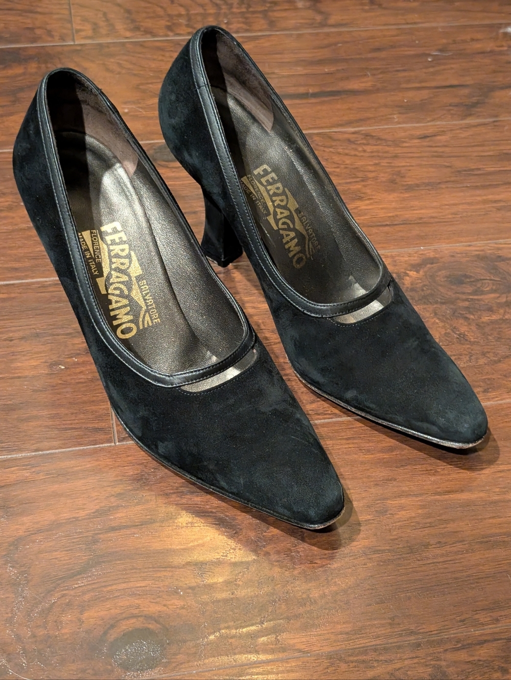 VTG- Ferragamo 6.5 B Suede Heels